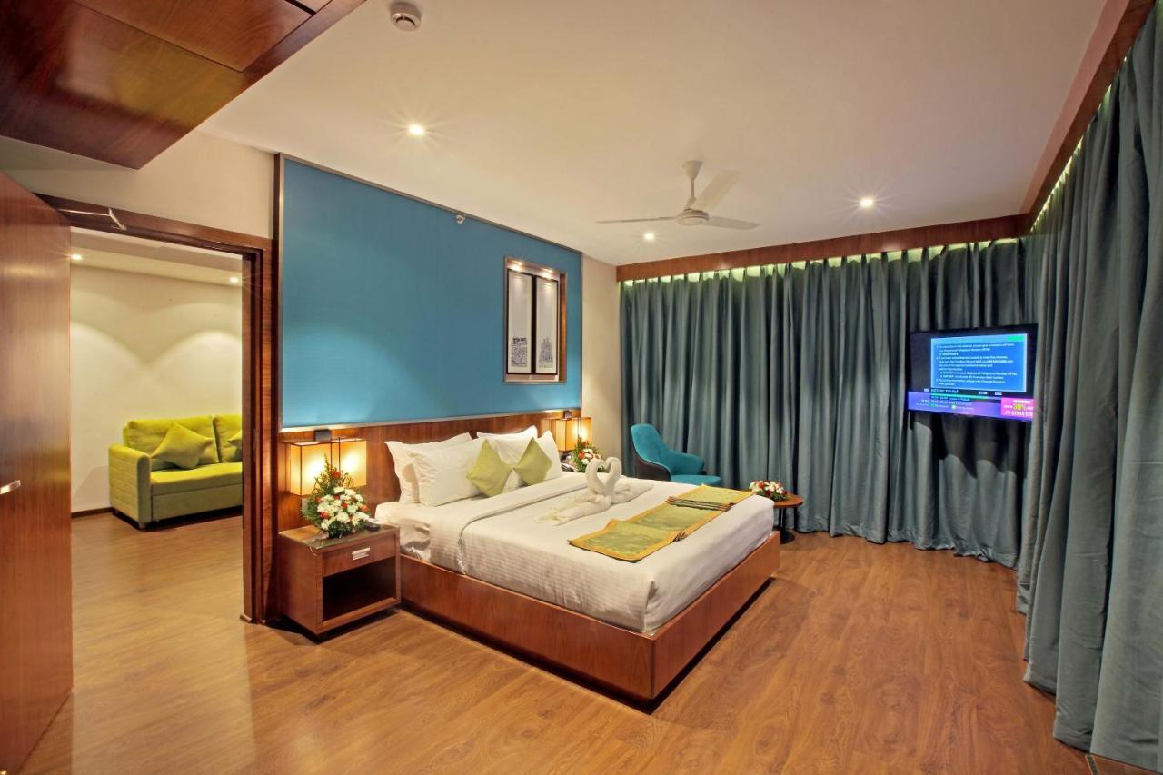 Hotel Ceasar Palace Thodupuzha Exterior photo